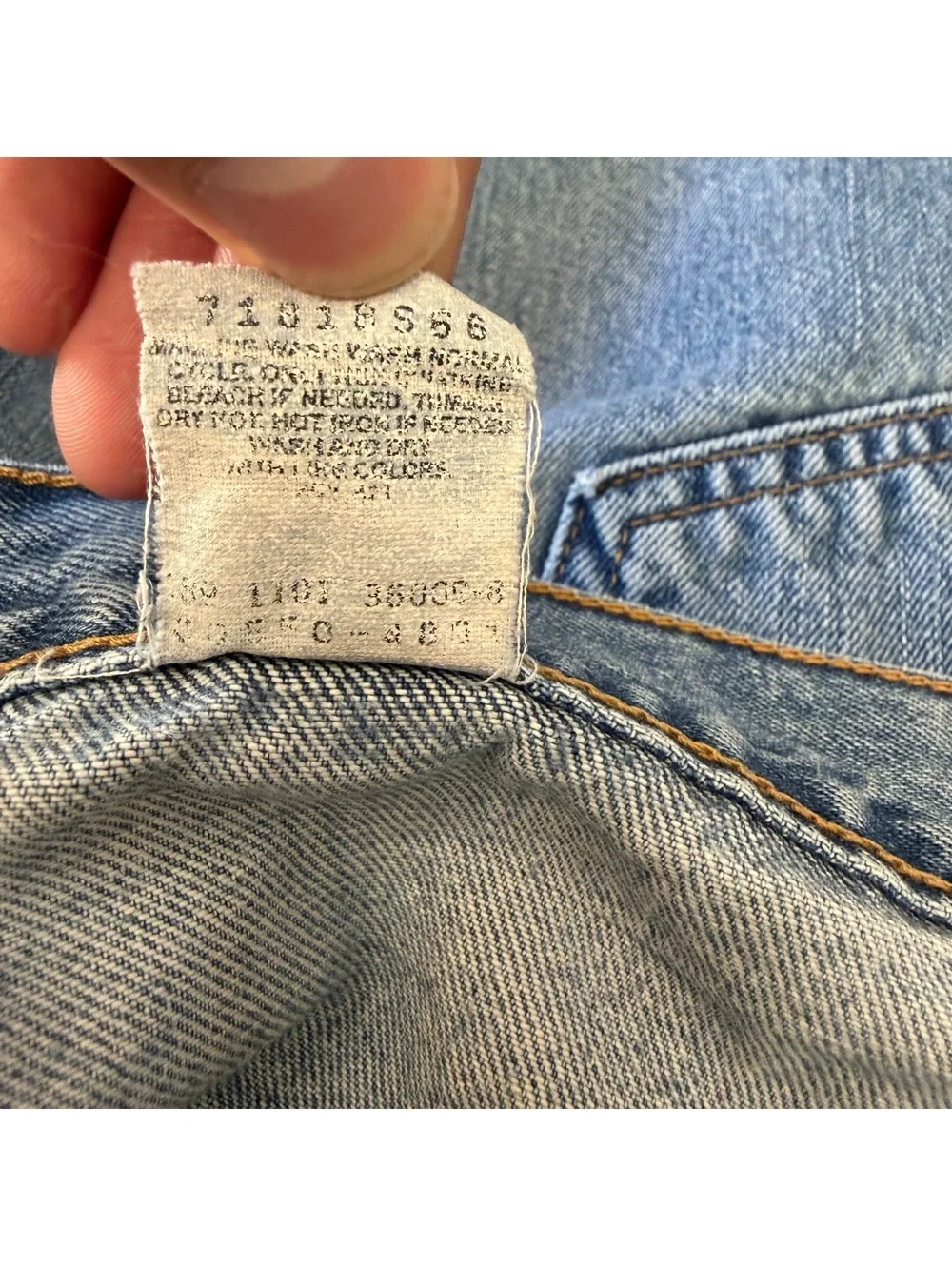 Vintage Levi's 550 Relaxed Fit Jeans Mens 42x32 Blue